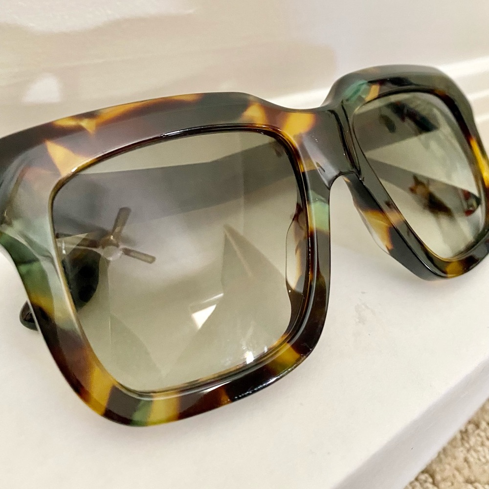 Victoria Beckham Polarized Sunglasses